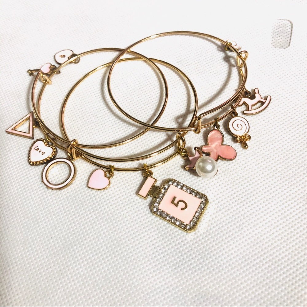 ‼️6 for $20‼️ 3 gold charm bracelets